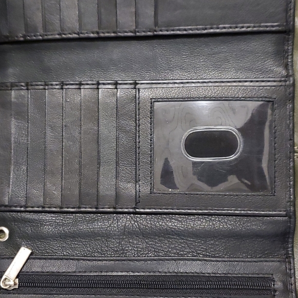 Wallet 🥳 - Picture 6 of 7